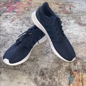 Adidas Cloudfoam QT Racer in Navy